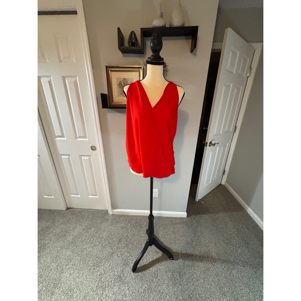 New York & Company Red Sleeveless V-Neck Wrap Front Blouse Size M Keyhole Back